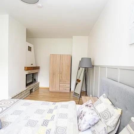 Apartament Kerese *